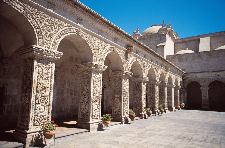 la_compania_arequipa_0